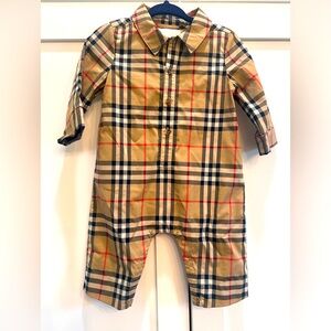 Burberry baby outfit